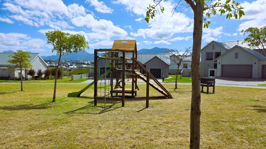 3 Bedroom Property for Sale in Kingswood Golf Estate Western Cape
